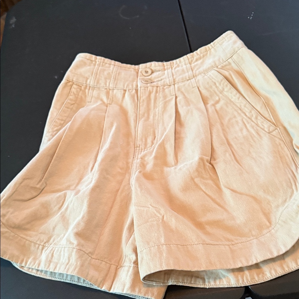 Easel Women's Cream Shorts